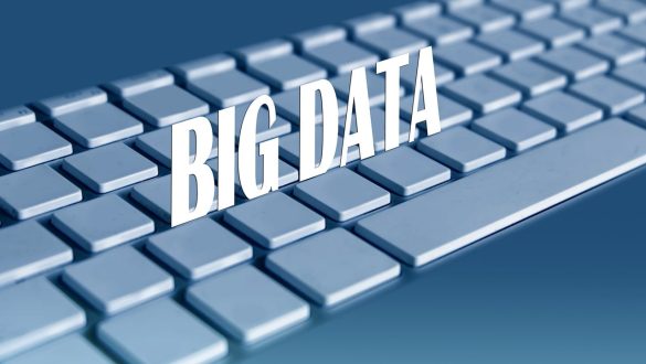 Keyboard with the words "big data"popping up